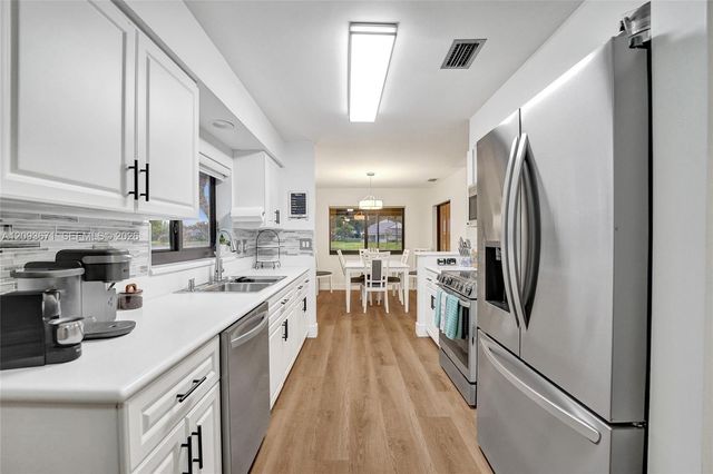 465 NW 95th Avenue, Plantation, FL 33324
