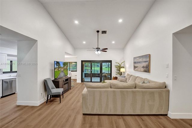 465 NW 95th Avenue, Plantation, FL 33324