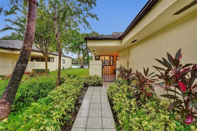 465 NW 95th Avenue, Plantation, FL 33324