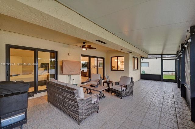 465 NW 95th Avenue, Plantation, FL 33324