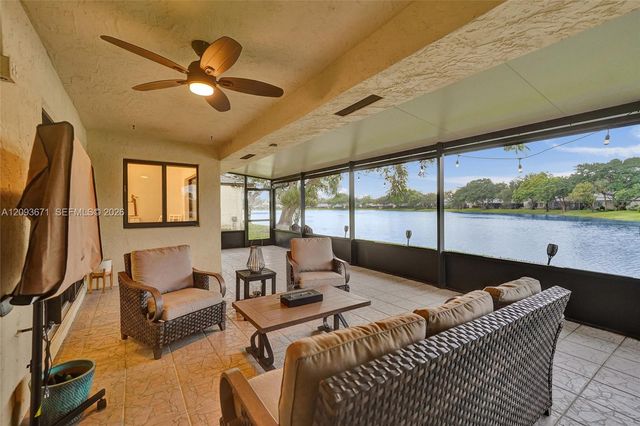 465 NW 95th Avenue, Plantation, FL 33324