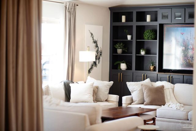 121 Villacrest Dr, Crestview, FL 32536