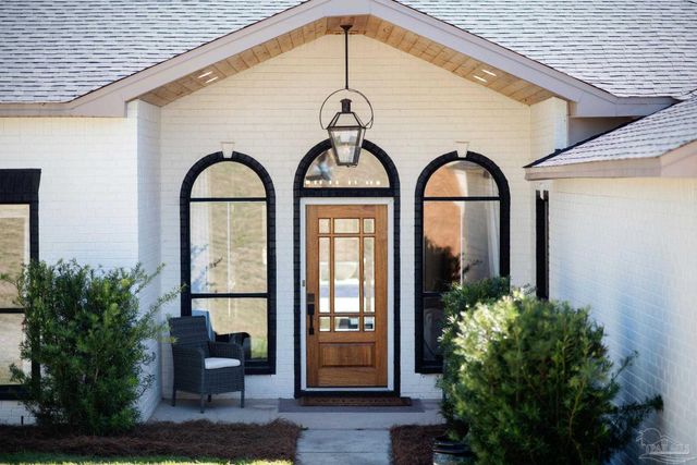 121 Villacrest Dr, Crestview, FL 32536