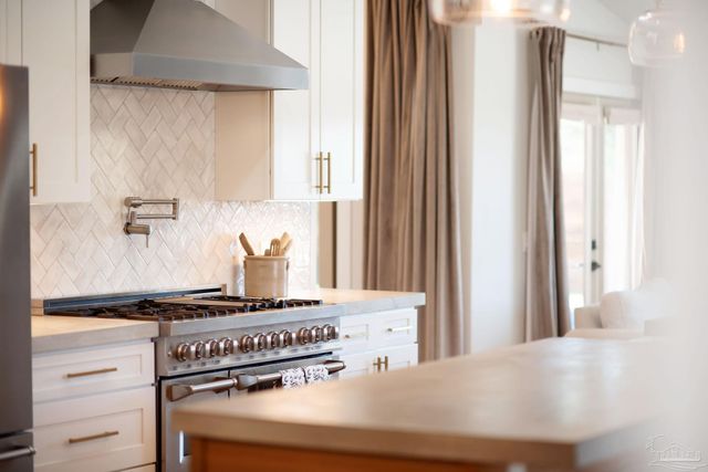 121 Villacrest Dr, Crestview, FL 32536