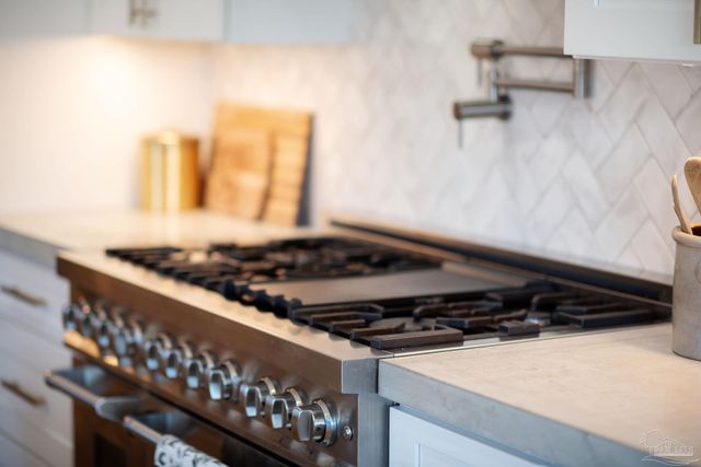 121 Villacrest Dr, Crestview, FL 32536