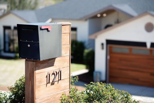 121 Villacrest Dr, Crestview, FL 32536