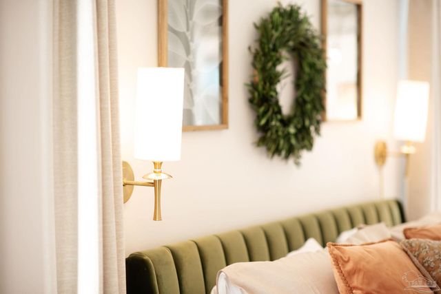 121 Villacrest Dr, Crestview, FL 32536