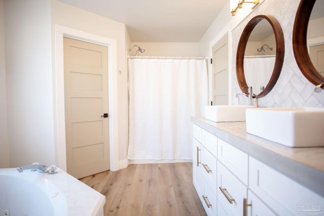 121 Villacrest Dr, Crestview, FL 32536