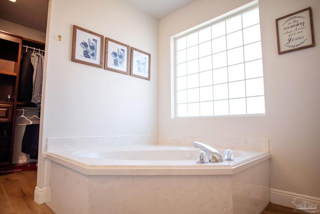 121 Villacrest Dr, Crestview, FL 32536