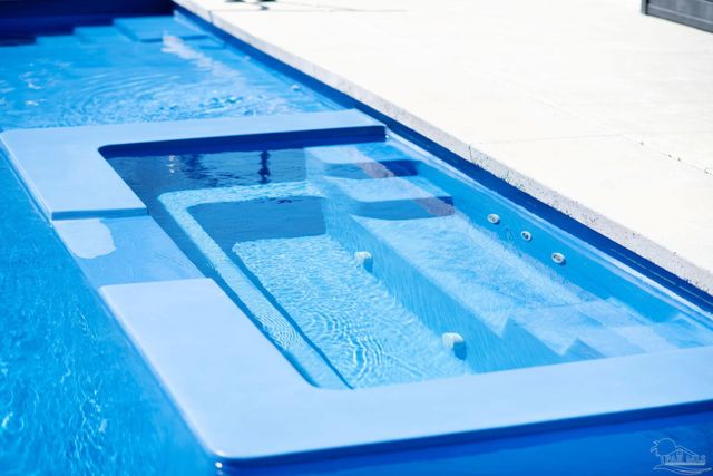 121 Villacrest Dr, Crestview, FL 32536