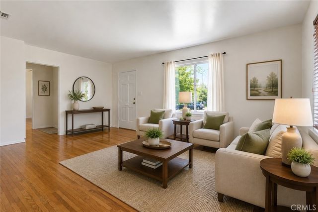 7432 Farmdale, North Hollywood, CA 91605