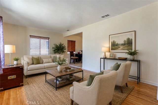7432 Farmdale, North Hollywood, CA 91605