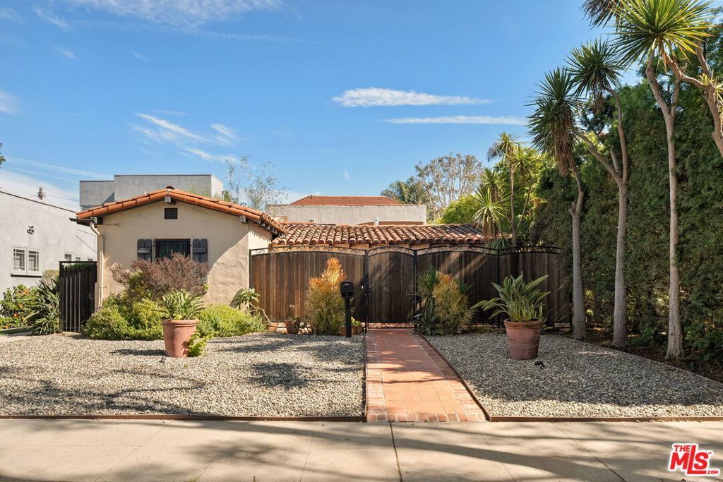 2124 Glyndon Avenue, Venice, CA 90291