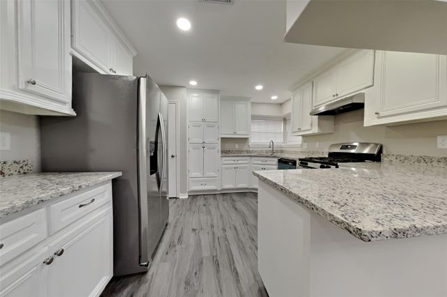 5402 Woodville Lane, Spring, TX 77379