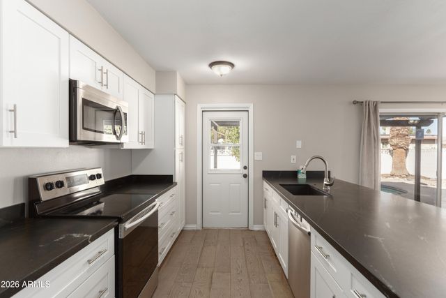 1874 E GENEVA Drive, Tempe, AZ 85282