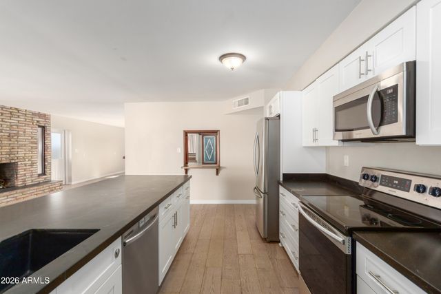 1874 E GENEVA Drive, Tempe, AZ 85282