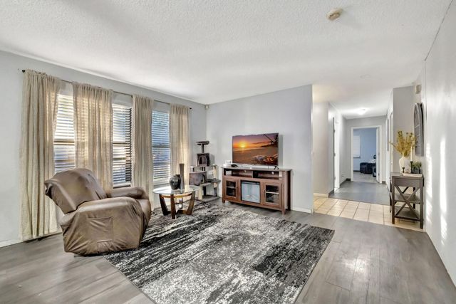 2080 Colonial Road 1, Fort Pierce, FL 34950