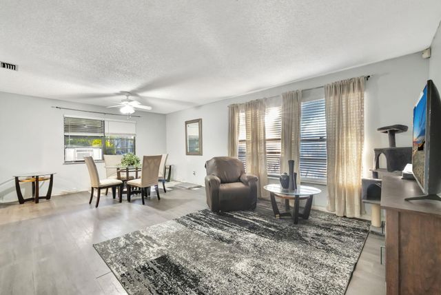 2080 Colonial Road 1, Fort Pierce, FL 34950