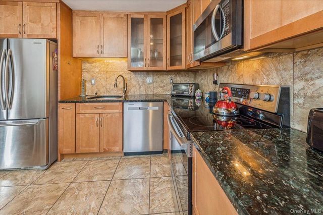 20 Heritage Drive B, New City, NY 10956