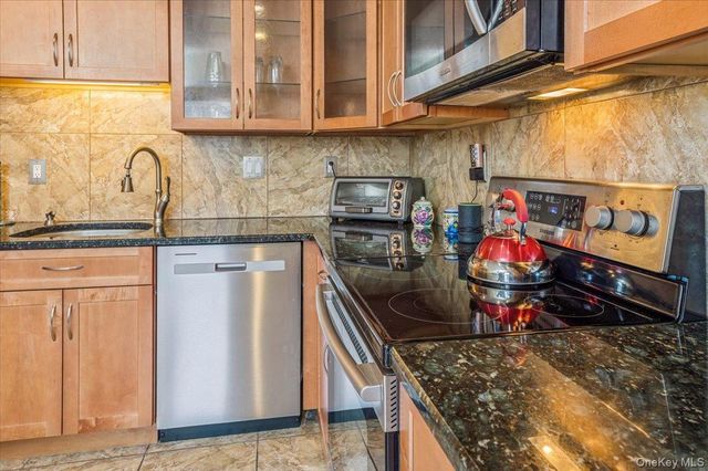 20 Heritage Drive B, New City, NY 10956