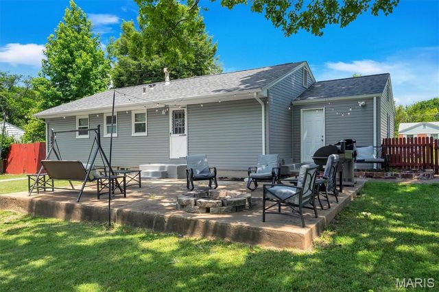 962 Buckeye Drive, Ferguson, MO 63135