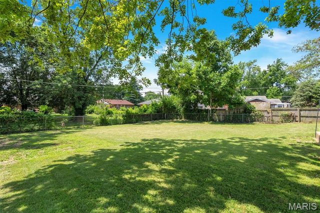 962 Buckeye Drive, Ferguson, MO 63135