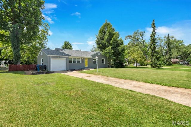 962 Buckeye Drive, Ferguson, MO 63135
