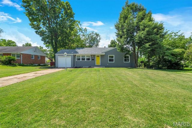 962 Buckeye Drive, Ferguson, MO 63135