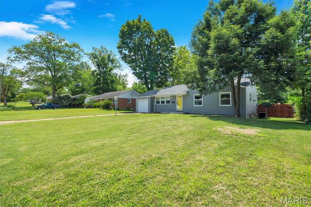 962 Buckeye Drive, Ferguson, MO 63135