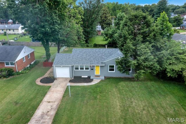 962 Buckeye Drive, Ferguson, MO 63135