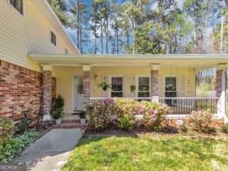 5221 La Paloma Drive SW, Lilburn, GA 30047
