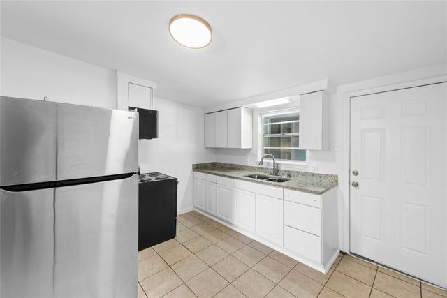 1011 Hackberry ST A&B, San Marcos, TX 78666