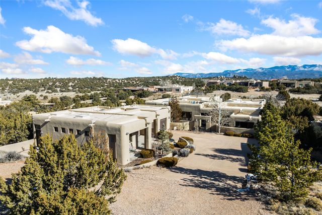 16 Plano Arbolito, Santa Fe, NM 87506