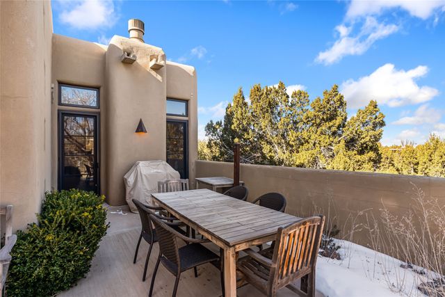 16 Plano Arbolito, Santa Fe, NM 87506
