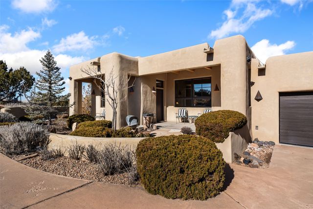 16 Plano Arbolito, Santa Fe, NM 87506