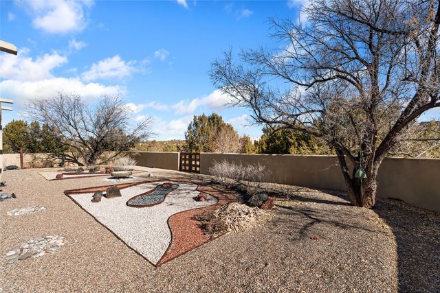 16 Plano Arbolito, Santa Fe, NM 87506