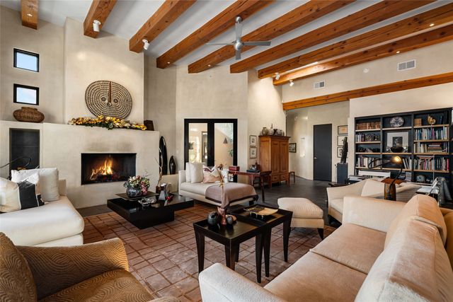 16 Plano Arbolito, Santa Fe, NM 87506