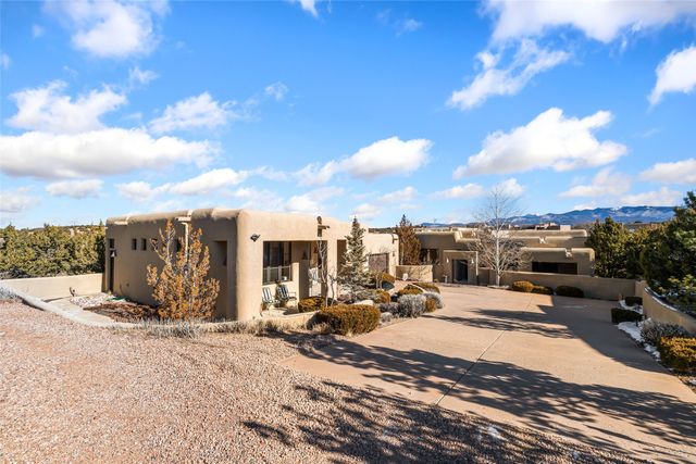 16 Plano Arbolito, Santa Fe, NM 87506