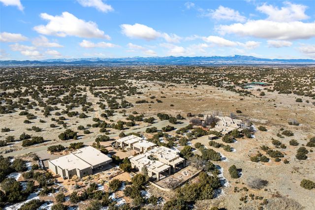 16 Plano Arbolito, Santa Fe, NM 87506