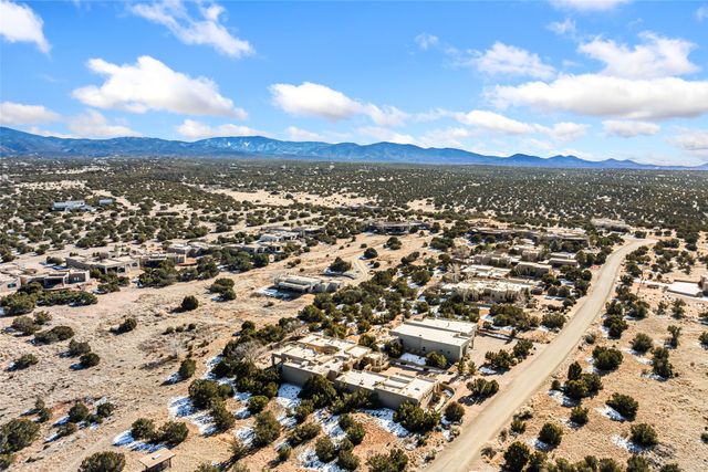 16 Plano Arbolito, Santa Fe, NM 87506