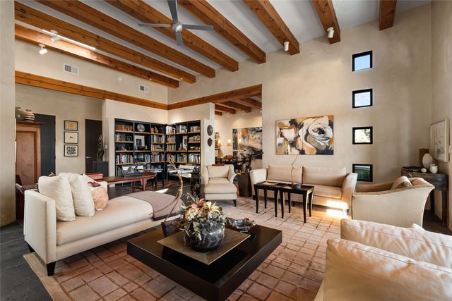 16 Plano Arbolito, Santa Fe, NM 87506