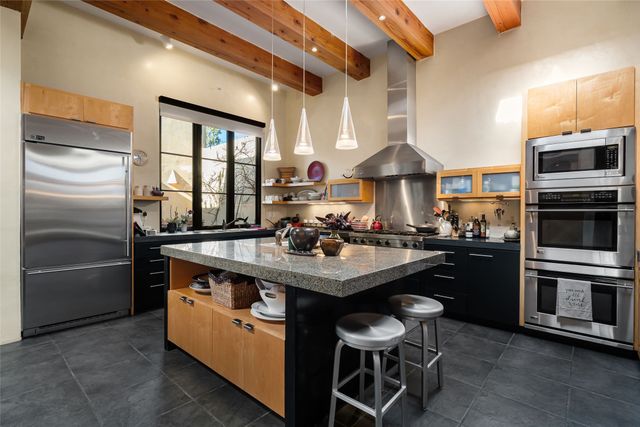 16 Plano Arbolito, Santa Fe, NM 87506