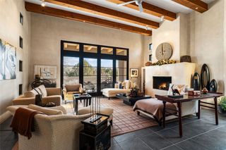 16 Plano Arbolito, Santa Fe, NM 87506