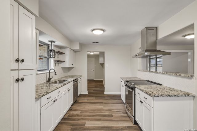 630 Rocklyn, Windcrest, TX 78239