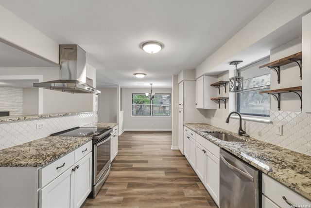 630 Rocklyn, Windcrest, TX 78239