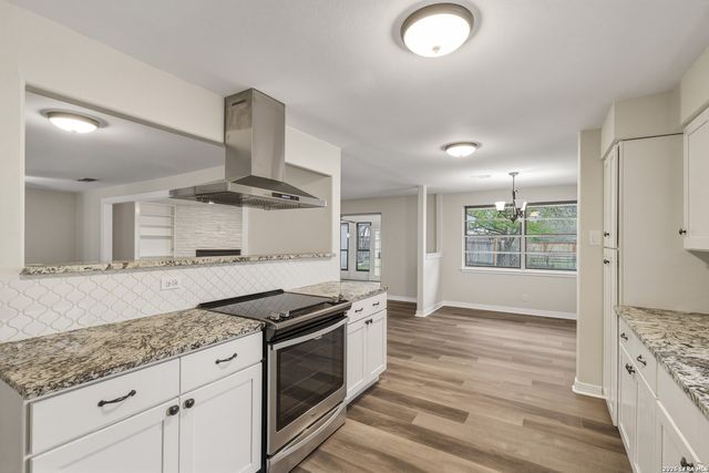 630 Rocklyn, Windcrest, TX 78239