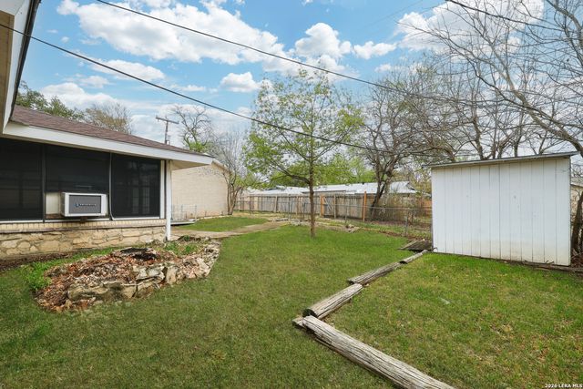 630 Rocklyn, Windcrest, TX 78239