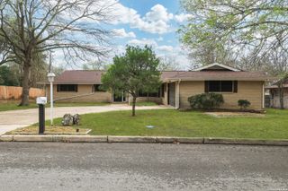 630 Rocklyn, Windcrest, TX 78239