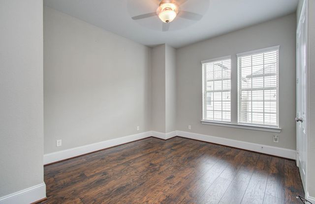 11023 Acorn Falls Drive, Houston, TX 77043