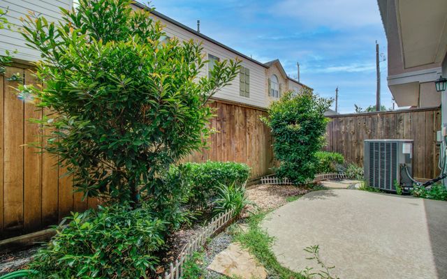 11023 Acorn Falls Drive, Houston, TX 77043